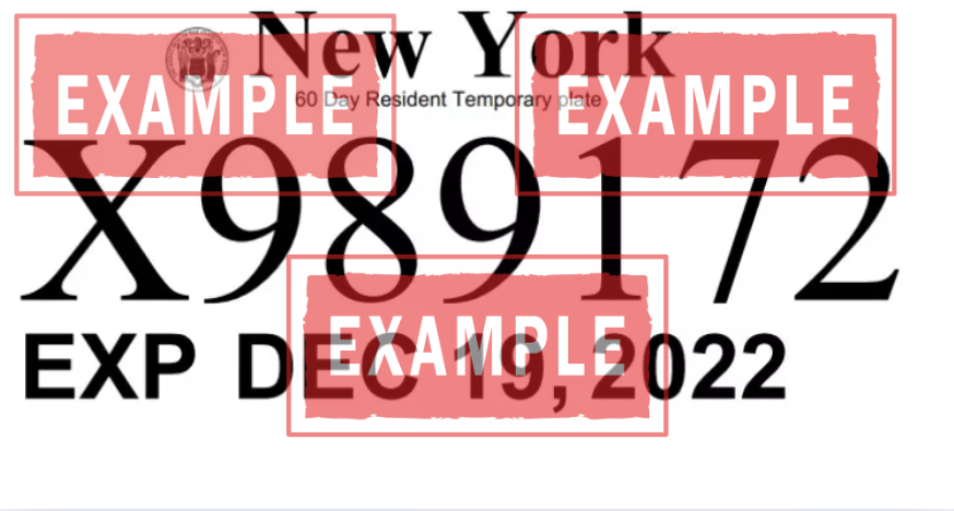 La placa temporal de NEW YORK que emite el DMV es un documento de papel o cartulina (conocida como temp tag) que se coloca en la ventana trasera. Contiene la fecha de vencimiento de 60 días, el número de identificación del vehículo (VIN) y el nombre del concesionario (dealer) que la emitió. Este es tu permiso oficial para circular mientras esperas tu placa de metal.